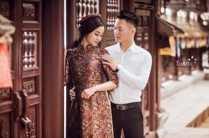 Chụp ảnh cưới trong nhà
