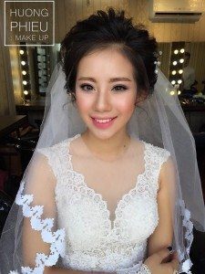 Cách chọn phấn nền trang điểm cô dâu 7