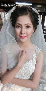 Cách chọn phấn nền trang điểm cô dâu 2