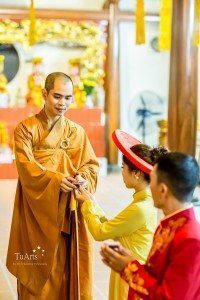 Bộ ảnh cưới độc đáo tại nghĩa trang 14