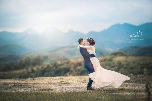 Bộ ảnh cưới độc đáo tại nghĩa trang 7