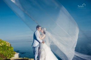 Một số cách tạo dáng chụp ảnh cưới 17