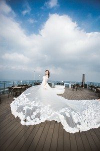 Cách chọn váy cưới cho cô dâu dáng người nhỏ bé 3