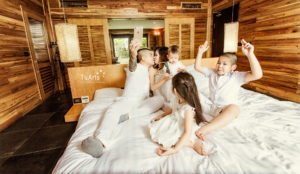 Album ảnh gia đình anh chị Dương Minh Tuyền 6