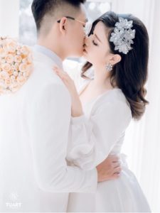 Album ảnh cưới đẹp ở biệt thự hoa hồng