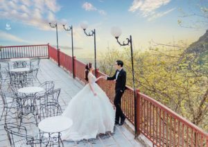 Studio chụp ảnh cưới đầu tiên cam kết đồng khách cùng khách hàng