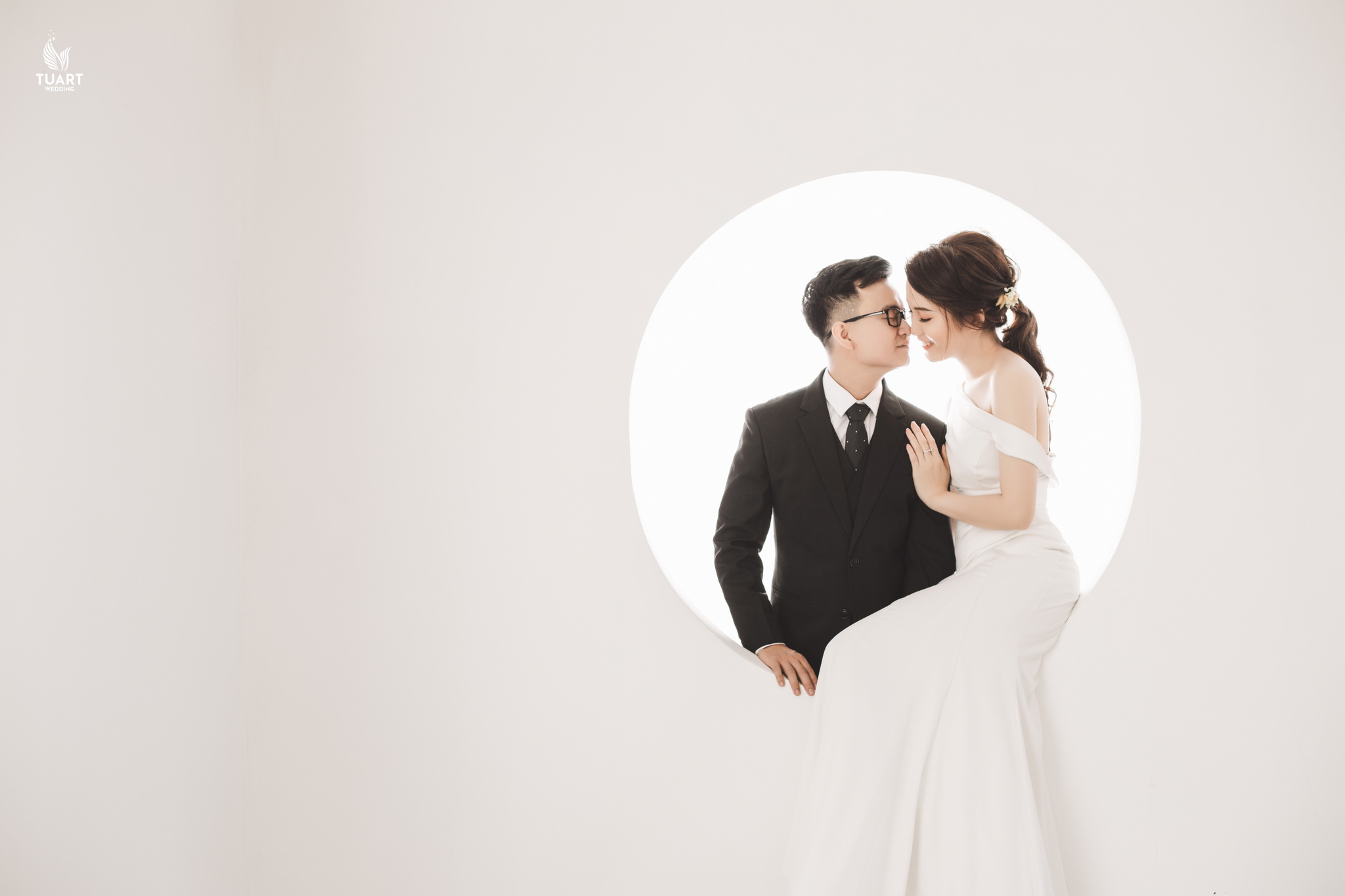 Ảnh cưới Hàn Quốc là một trong những loại hình ảnh cưới được nhiều người lựa chọn. Nếu bạn yêu thích vẻ đẹp trẻ trung và tươi sáng của ảnh cưới Hàn Quốc, hãy vào xem ảnh liên quan và tìm kiếm những thông tin và ý tưởng về ảnh cưới Hàn Quốc.
