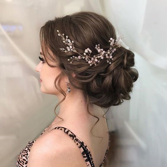 Những kiểu tóc cô dâu đẹp nhất ngày cưới trong năm 2021  iWedding Blog