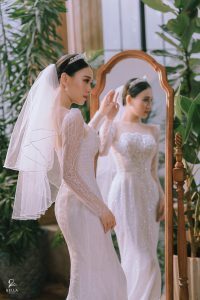 chụp ảnh cưới để cổng đẹp