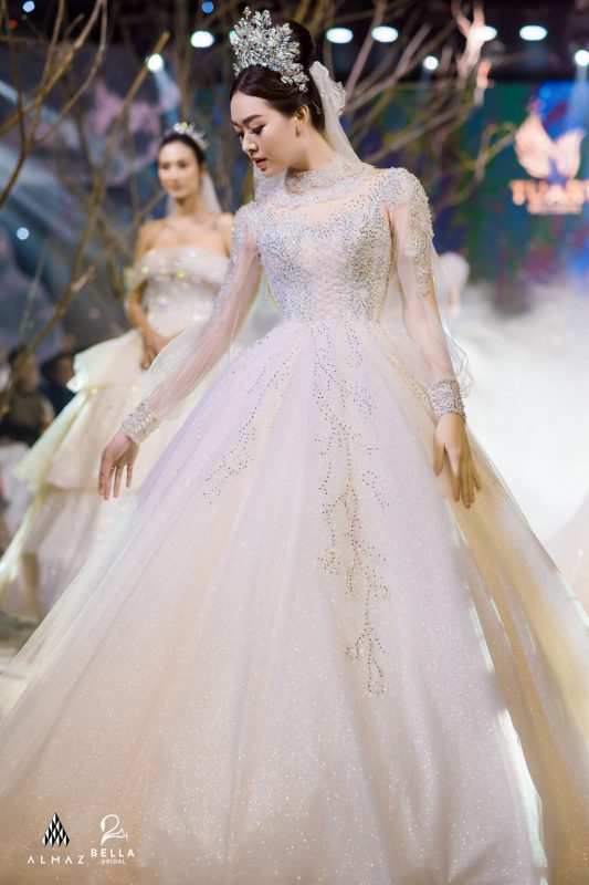 TuArt đơn vị bảo trợ hình ảnh độc quyền cho Vedette - Á hậu Tường San trong show diễn váy cưới đỉnh cao Bella Fashion Show