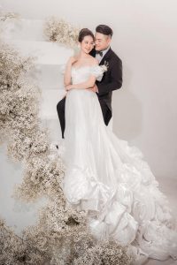 Ca sĩ “Vợ tuyệt vời nhất” Vũ Duy Khánh và Hotgirl Phương Anh tung bộ ảnh cưới concept Phi Hành Gia cực chất khiến Fan rần rần