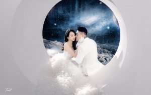 Ca sĩ “Vợ tuyệt vời nhất” Vũ Duy Khánh và Hotgirl Phương Anh tung bộ ảnh cưới concept Phi Hành Gia cực chất khiến Fan rần rần