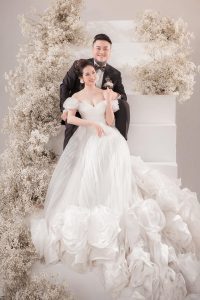 Ca sĩ “Vợ tuyệt vời nhất” Vũ Duy Khánh và Hotgirl Phương Anh tung bộ ảnh cưới concept Phi Hành Gia cực chất khiến Fan rần rần