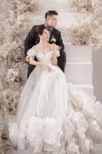 Ca sĩ “Vợ tuyệt vời nhất” Vũ Duy Khánh và Hotgirl Phương Anh tung bộ ảnh cưới concept Phi Hành Gia cực chất khiến Fan rần rần