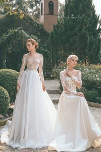 Thương hiệu Hacchic Couture luôn đem đến những thiết kế đậm chất cổ tích mộng mơ. Từ cảm hứng bất tận của những cánh hoa trong khu vườn mùa xuân tới những chiếc váy, đặc biệt là những mẫu váy cưới lộng lẫy, kiêu sa trong BST Xuân – Hè 2022, với sự kết hợp cùng TuArt Wedding,