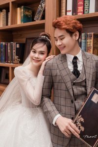 Trọn bộ ảnh cưới kỷ niệm 23 năm bên nhau của vợ chồng MC Hồng Phúc