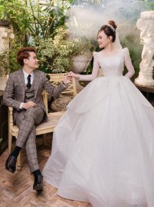 Trọn bộ ảnh cưới kỷ niệm 23 năm bên nhau của vợ chồng MC Hồng Phúc