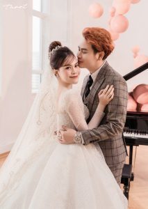 Trọn bộ ảnh cưới kỷ niệm 23 năm bên nhau của vợ chồng MC Hồng Phúc