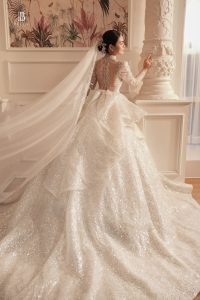 Hoa Hậu Du Lịch Lương Kỳ Duyên Hoá nàng dâu rạng ngời trong BST của Bella Haute Couture