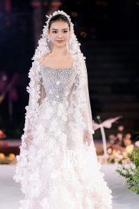 Một lần nữa hãy cùng ngắm nhìn những mẫu thiết kế trong BST Le Jardin của Bella Bridal dưới góc máy của team TuArt nhé: