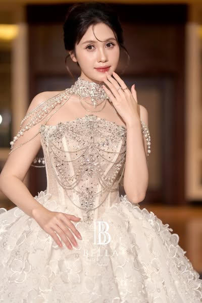 váy cưới công chúa