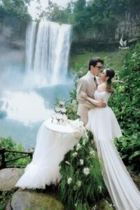 Album ảnh cưới đẹp hùng vỹ tại thác Damry Đà Lạt