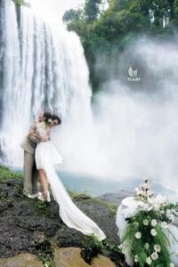 Album ảnh cưới đẹp hùng vỹ tại thác Damry Đà Lạt
