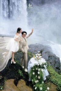 Album ảnh cưới đẹp hùng vỹ tại thác Damry Đà Lạt