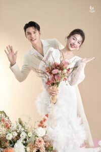 Album ảnh cưới tối giản tinh tế Style Hàn Quốc tại Studio