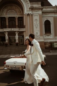 ẢNH CƯỚI XE CỔ TẠI SÀI GÒN
